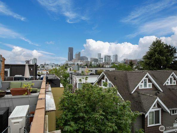 111 17th Avenue B, Seattle WA 98112