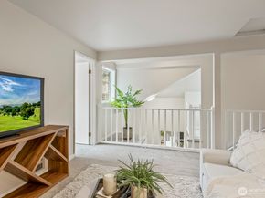 10244 NE 138th Place B1, Kirkland WA 98034