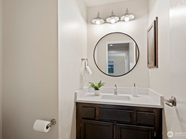 10244 NE 138th Place B1, Kirkland WA 98034