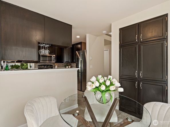 10244 NE 138th Place B1, Kirkland WA 98034