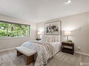 10244 NE 138th Place B1, Kirkland WA 98034