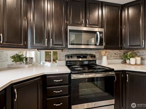 10244 NE 138th Place B1, Kirkland WA 98034