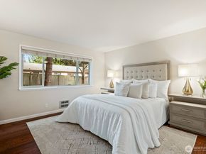 10244 NE 138th Place B1, Kirkland WA 98034
