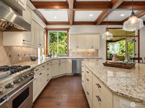 20920 SE 8th Place, Sammamish WA 98075
