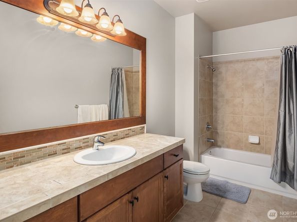 20920 SE 8th Place, Sammamish WA 98075