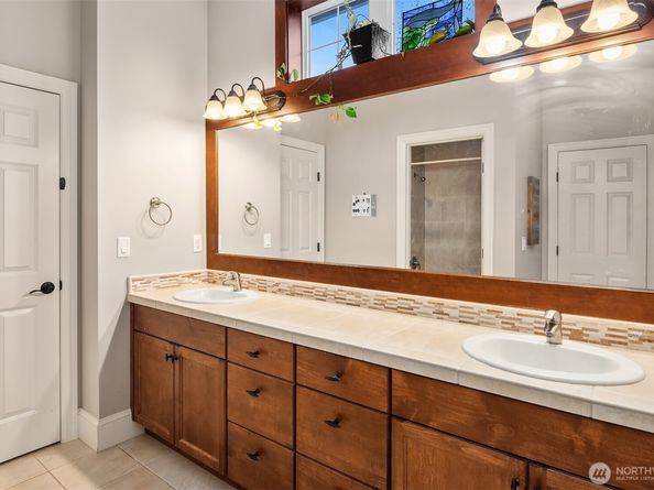 20920 SE 8th Place, Sammamish WA 98075