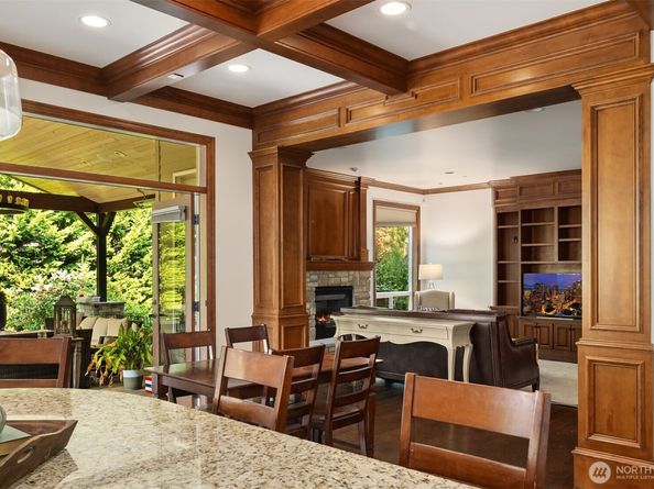 20920 SE 8th Place, Sammamish WA 98075