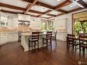 20920 SE 8th Place, Sammamish WA 98075