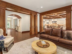 20920 SE 8th Place, Sammamish WA 98075