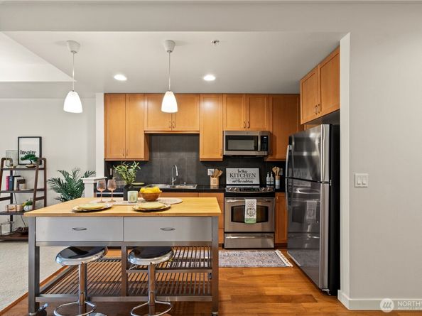 16141 Cleveland Street 317, Redmond WA 98052