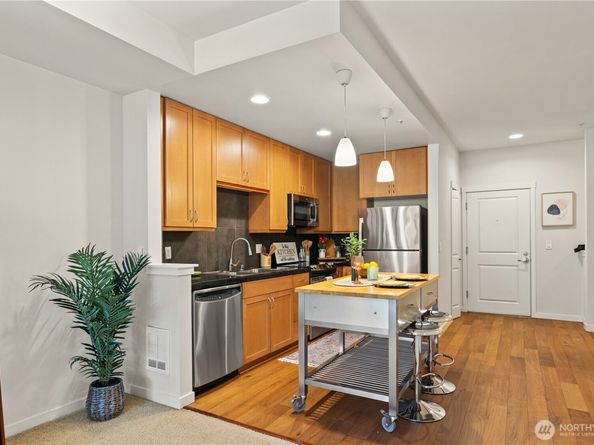 16141 Cleveland Street 317, Redmond WA 98052
