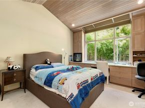 8428 N Mercer Way, Mercer Island WA 98040