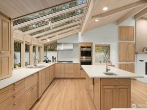 8428 N Mercer Way, Mercer Island WA 98040