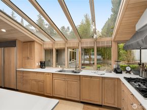 8428 N Mercer Way, Mercer Island WA 98040