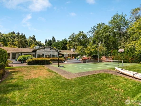 8428 N Mercer Way, Mercer Island WA 98040