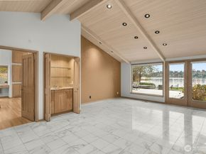 8428 N Mercer Way, Mercer Island WA 98040
