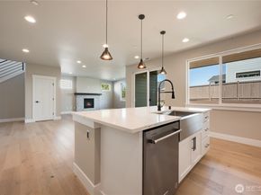 20220 125th Avenue NE SM205, Bothell WA 98011