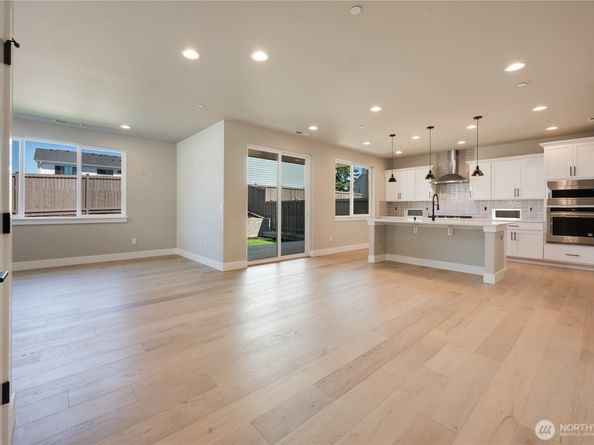 20220 125th Avenue NE SM205, Bothell WA 98011