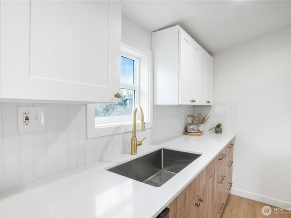 11853 12th Avenue S, Seattle WA 98168