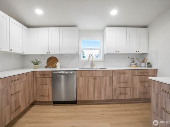11853 12th Avenue S, Seattle WA 98168