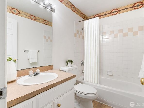 6525 200th Street SW 101, Lynnwood WA 98036