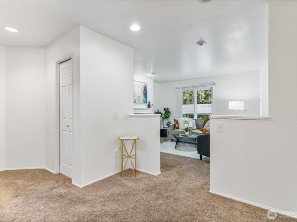 6525 200th Street SW 101, Lynnwood WA 98036