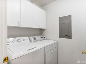 6525 200th Street SW 101, Lynnwood WA 98036