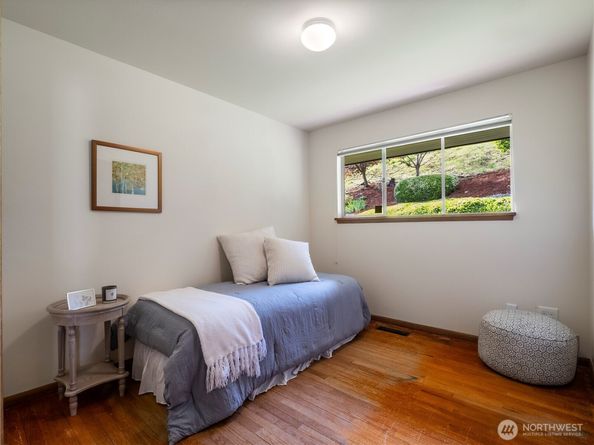16631 Sylvester Road SW, Burien WA 98166