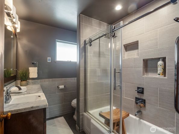16631 Sylvester Road SW, Burien WA 98166