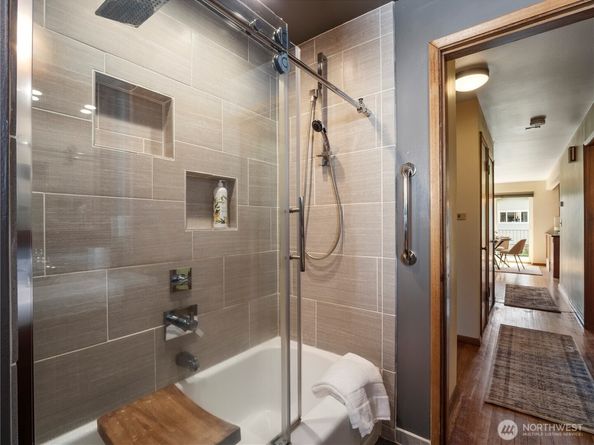 16631 Sylvester Road SW, Burien WA 98166