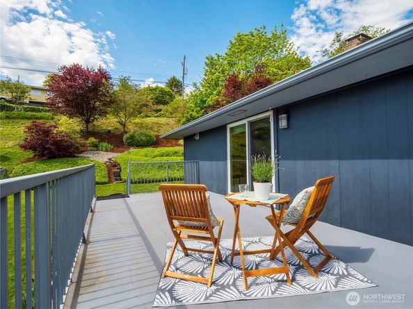 16631 Sylvester Road SW, Burien WA 98166