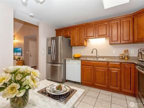 4308 NE Sunset Boulevard B5, Renton WA 98059