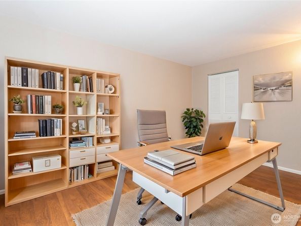 4308 NE Sunset Boulevard B5, Renton WA 98059