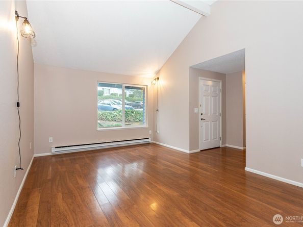 4308 NE Sunset Boulevard B5, Renton WA 98059