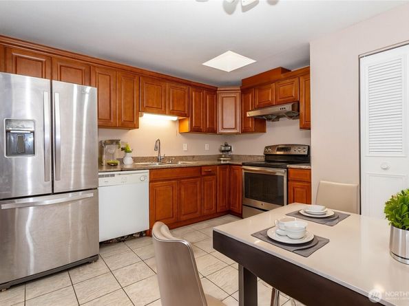 4308 NE Sunset Boulevard B5, Renton WA 98059