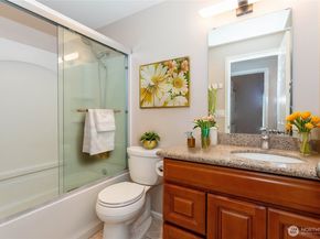 4308 NE Sunset Boulevard B5, Renton WA 98059
