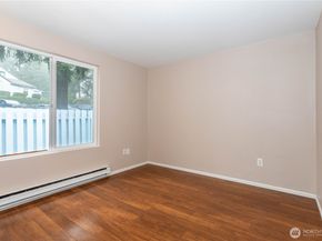4308 NE Sunset Boulevard B5, Renton WA 98059