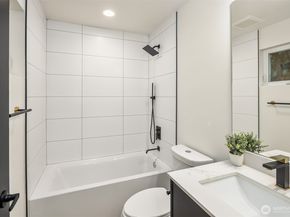 8513 19th Avenue NW A, Seattle WA 98117