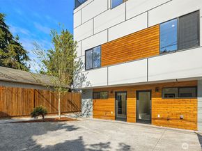 8513 19th Avenue NW A, Seattle WA 98117