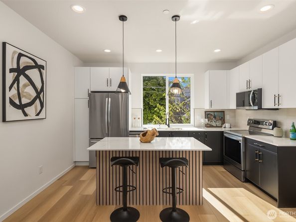 8513 19th Avenue NW A, Seattle WA 98117