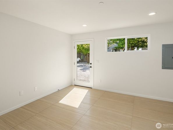 8513 19th Avenue NW A, Seattle WA 98117