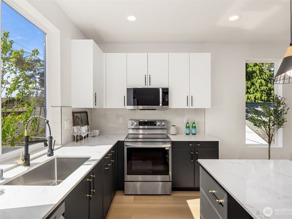 8513 19th Avenue NW A, Seattle WA 98117