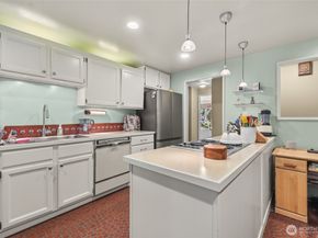 27428 97th Avenue SW, Vashon WA 98070
