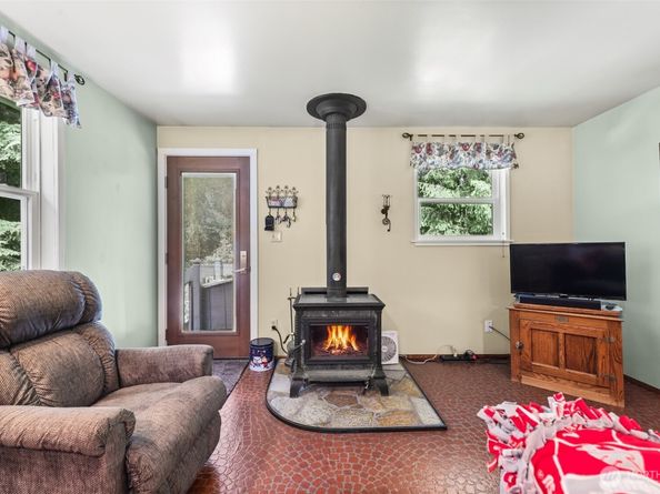27428 97th Avenue SW, Vashon WA 98070