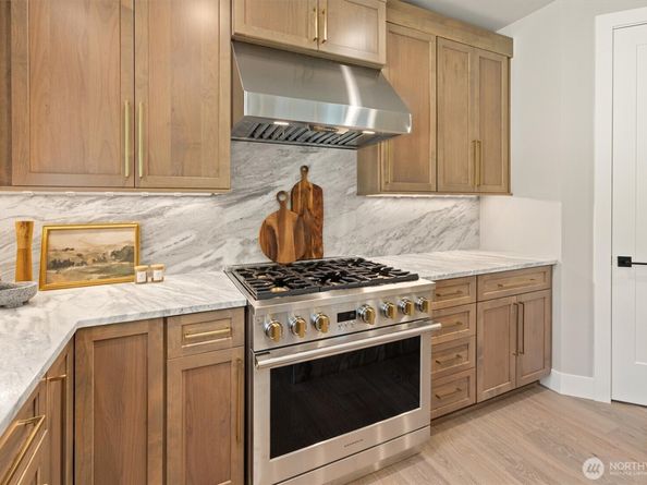 18520 83rd Avenue NE, Kenmore WA 98028