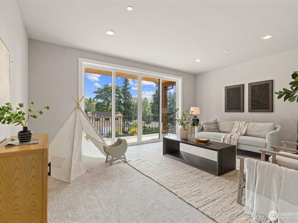 18520 83rd Avenue NE, Kenmore WA 98028