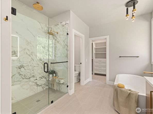 18520 83rd Avenue NE, Kenmore WA 98028