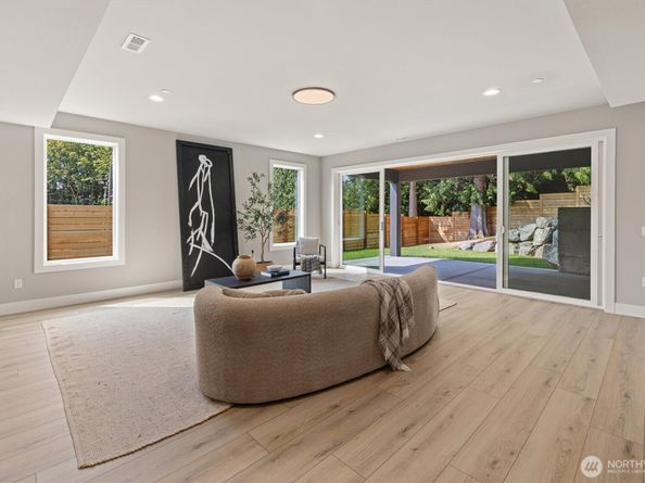 18520 83rd Avenue NE, Kenmore WA 98028