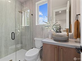 18520 83rd Avenue NE, Kenmore WA 98028