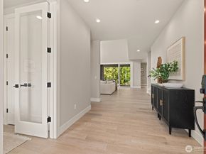 18520 83rd Avenue NE, Kenmore WA 98028